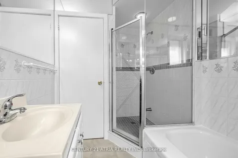 7 Rockport Crescent Richmond Hill ON L4C 2L5