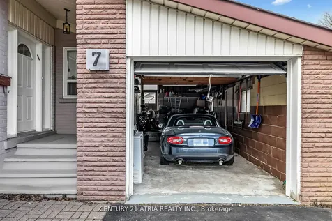 7 Rockport Crescent Richmond Hill ON L4C 2L5