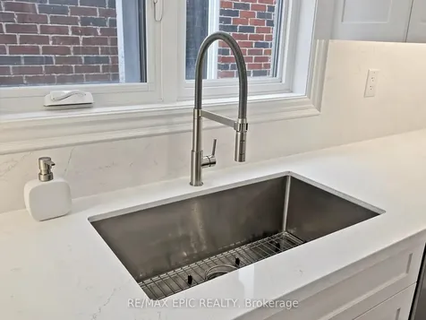 122 Scarlet Way Bradford West Gwillimbury ON L3Z 4J2