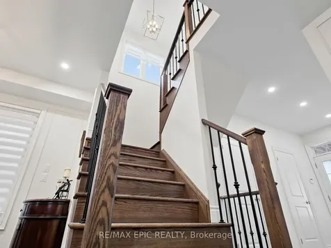 122 Scarlet Way Bradford West Gwillimbury ON L3Z 4J2