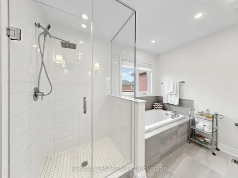 122 Scarlet Way Bradford West Gwillimbury ON L3Z 4J2
