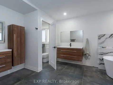 142 Savage Road Newmarket ON L3X 1R3
