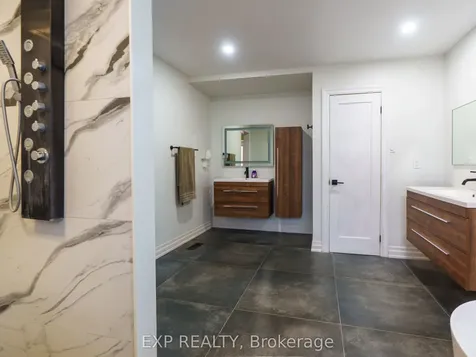 142 Savage Road Newmarket ON L3X 1R3