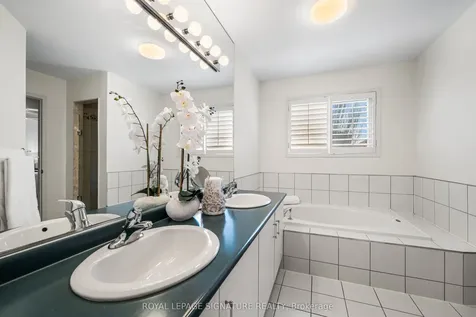 59 Edenbridge Drive Vaughan ON L4J 7V3