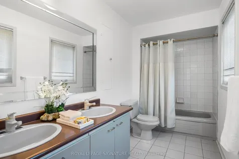 59 Edenbridge Drive Vaughan ON L4J 7V3