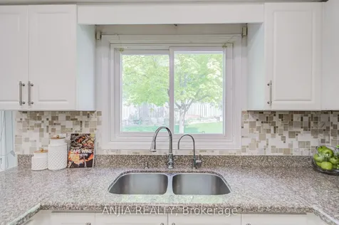 90 Olivewood Drive Markham ON L3S 3E2