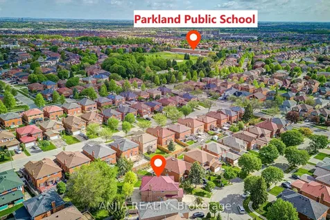 90 Olivewood Drive Markham ON L3S 3E2