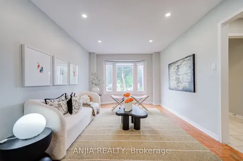 90 Olivewood Drive Markham ON L3S 3E2