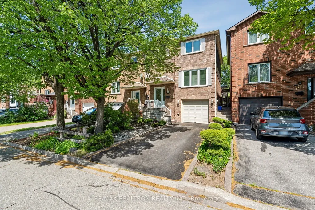 102 Swinton Crescent Vaughan ON L4J 3V5