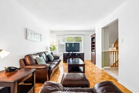 102 Swinton Crescent Vaughan ON L4J 3V5