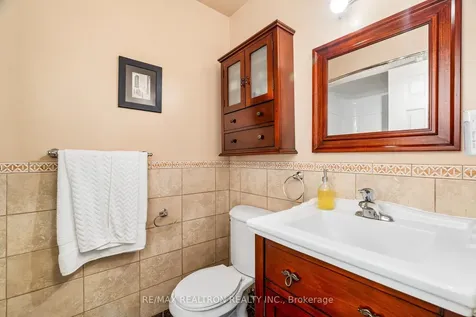 102 Swinton Crescent Vaughan ON L4J 3V5