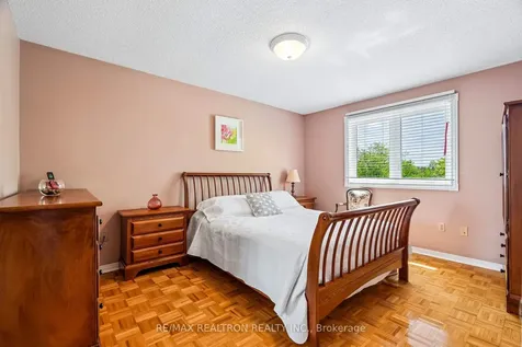 102 Swinton Crescent Vaughan ON L4J 3V5
