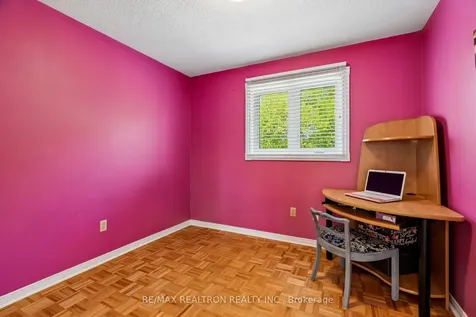 102 Swinton Crescent Vaughan ON L4J 3V5