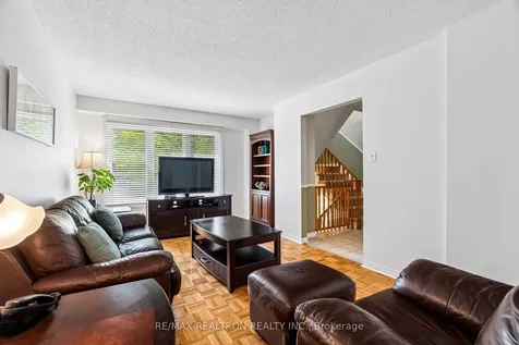 102 Swinton Crescent Vaughan ON L4J 3V5