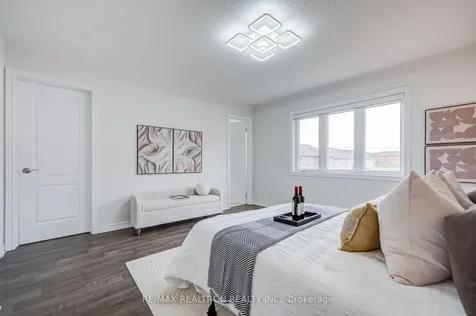 44 Luisa Street Bradford West Gwillimbury ON L3Z 0P2