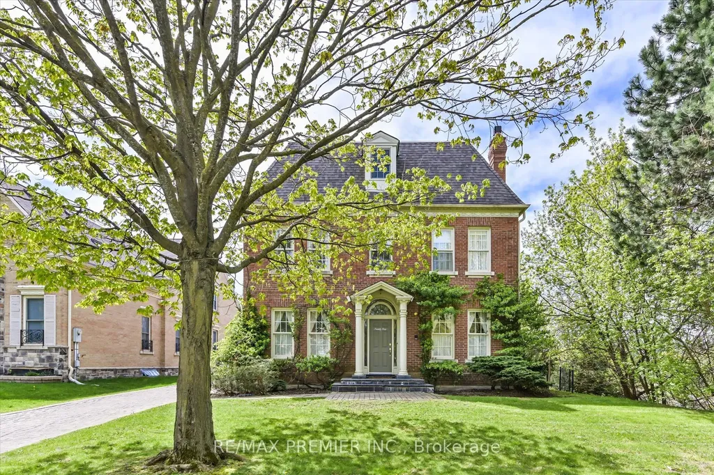 25 Highgrove Crescent Richmond Hill ON L4C 7W9