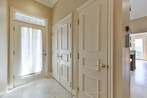 25 Highgrove Crescent Richmond Hill ON L4C 7W9