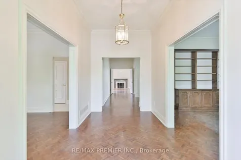 25 Highgrove Crescent Richmond Hill ON L4C 7W9