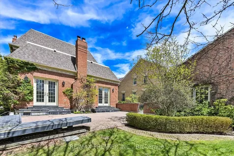 25 Highgrove Crescent Richmond Hill ON L4C 7W9