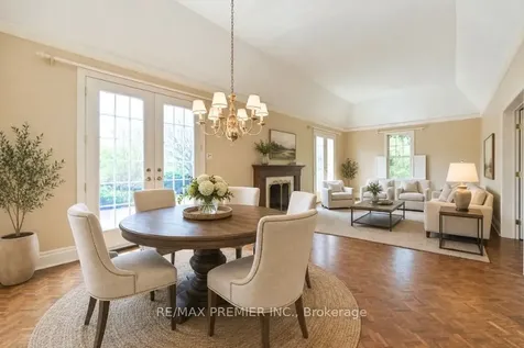 25 Highgrove Crescent Richmond Hill ON L4C 7W9