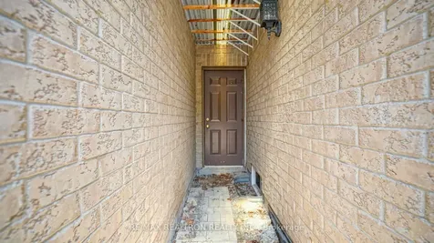 3 Magnotta Road Markham ON L6C 2V5