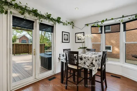 22 Chartwell Crescent Georgina ON L4P 3N8