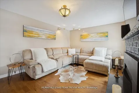 22 Chartwell Crescent Georgina ON L4P 3N8