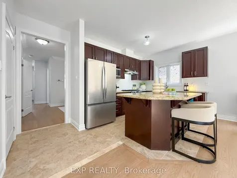 1082 Bob Scott Court Newmarket ON L3X 3L7