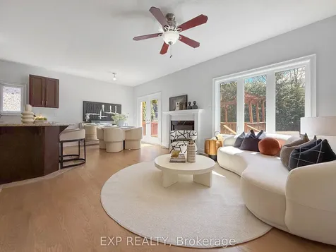 1082 Bob Scott Court Newmarket ON L3X 3L7