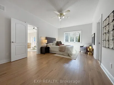 1082 Bob Scott Court Newmarket ON L3X 3L7
