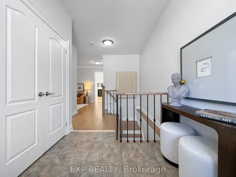 1082 Bob Scott Court Newmarket ON L3X 3L7