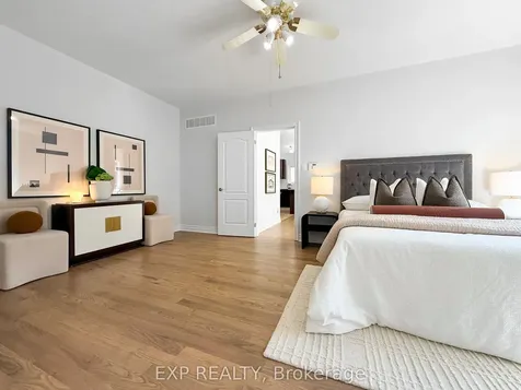 1082 Bob Scott Court Newmarket ON L3X 3L7