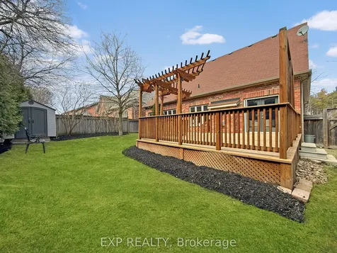 1082 Bob Scott Court Newmarket ON L3X 3L7