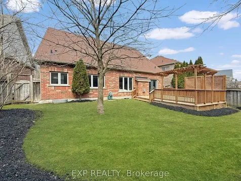 1082 Bob Scott Court Newmarket ON L3X 3L7
