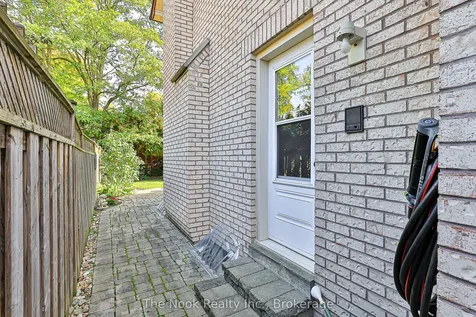 3 King Arthur's Court Markham ON L3P 3V4