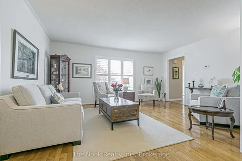 3 King Arthur's Court Markham ON L3P 3V4