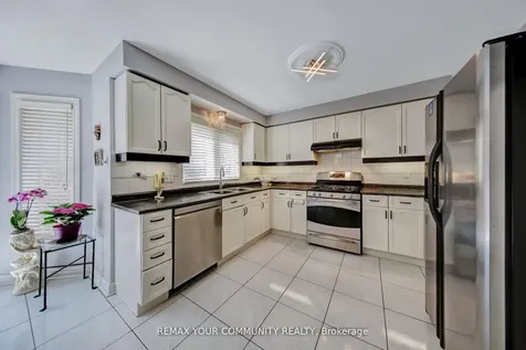 34 Leicester Road Richmond Hill ON L4B 3V5