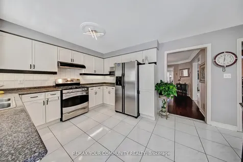 34 Leicester Road Richmond Hill ON L4B 3V5