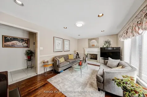 34 Leicester Road Richmond Hill ON L4B 3V5