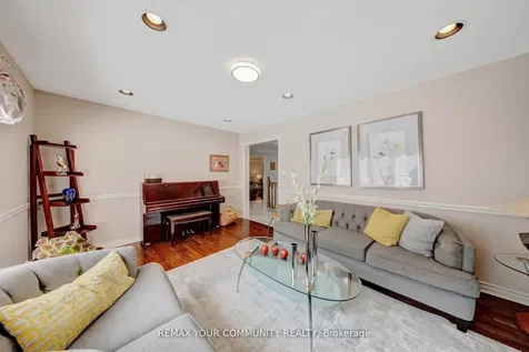 34 Leicester Road Richmond Hill ON L4B 3V5