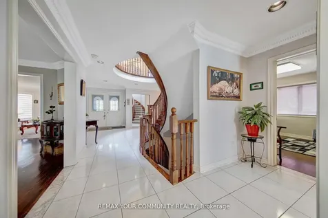 34 Leicester Road Richmond Hill ON L4B 3V5