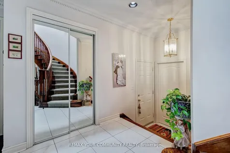 34 Leicester Road Richmond Hill ON L4B 3V5