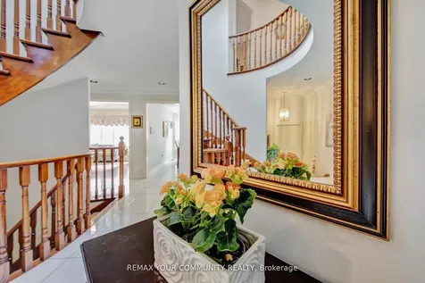 34 Leicester Road Richmond Hill ON L4B 3V5