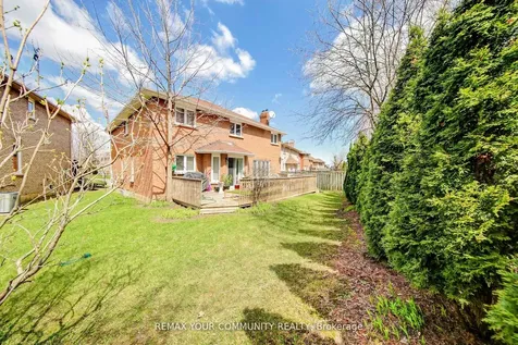 34 Leicester Road Richmond Hill ON L4B 3V5