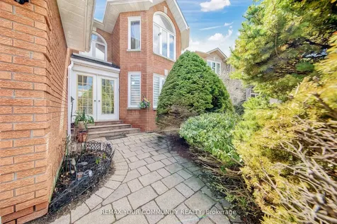 34 Leicester Road Richmond Hill ON L4B 3V5