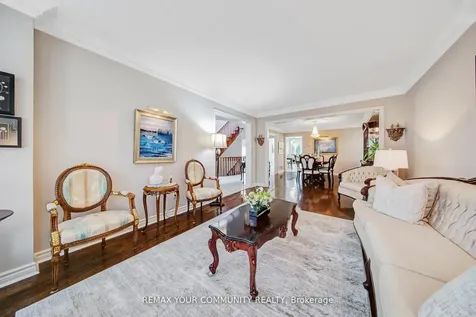 34 Leicester Road Richmond Hill ON L4B 3V5