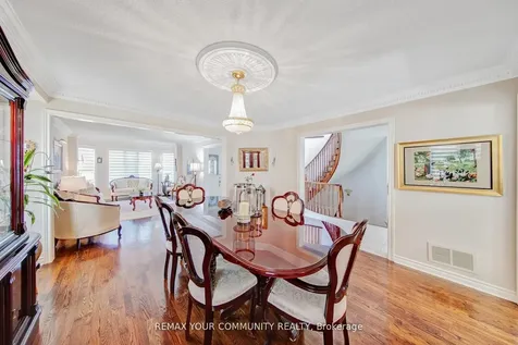 34 Leicester Road Richmond Hill ON L4B 3V5
