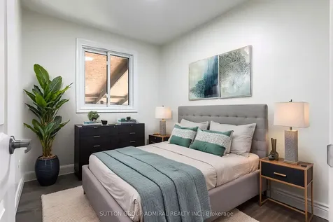 37 Newbury Drive Newmarket ON L3Y 4P9