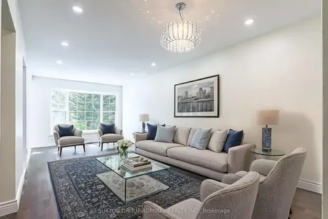 37 Newbury Drive Newmarket ON L3Y 4P9