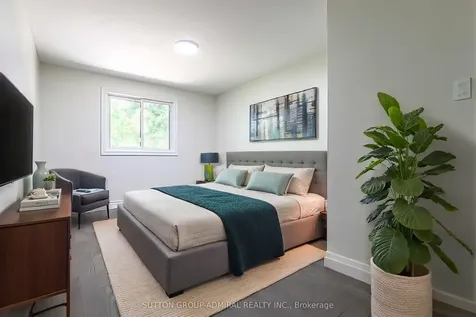 37 Newbury Drive Newmarket ON L3Y 4P9